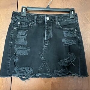 American Eagle Outfitters Distressed Black Jean Skirt Size 4